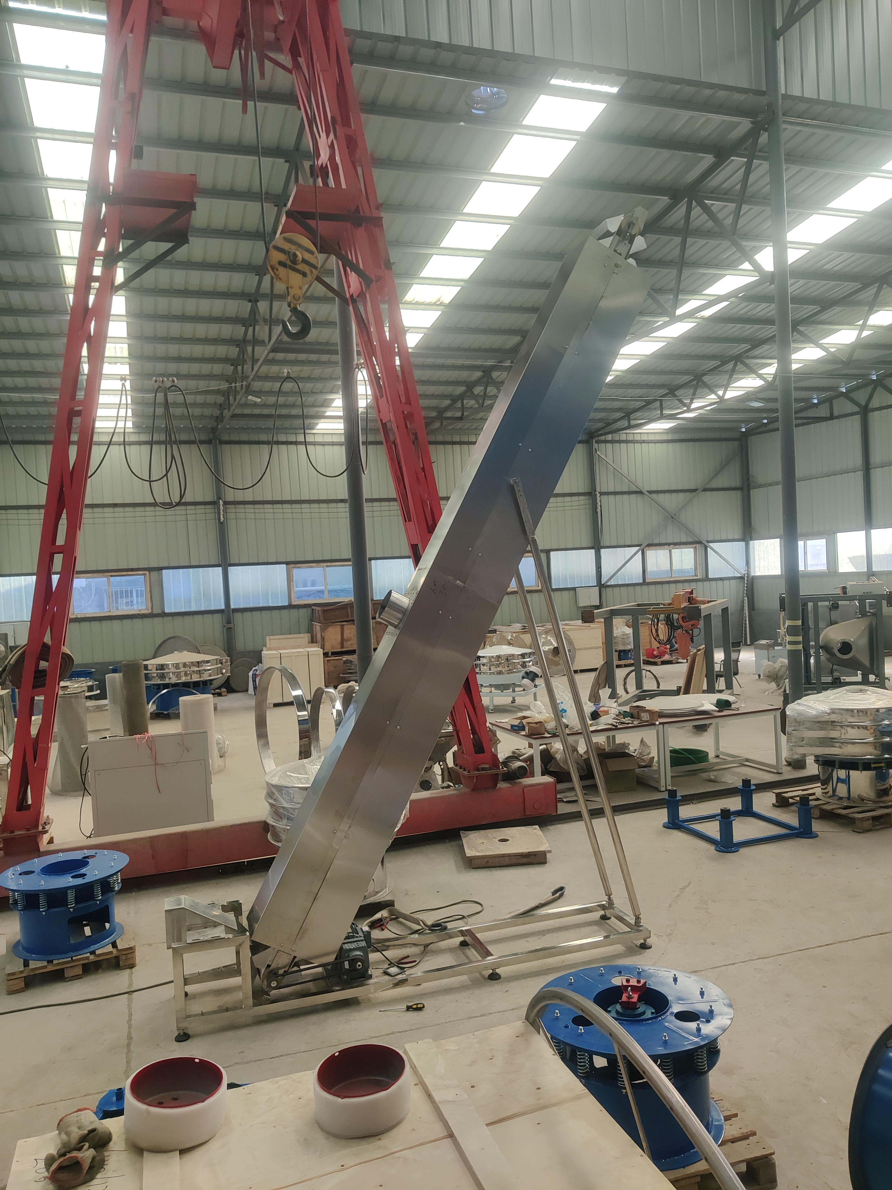 斗式提升機(jī)特點(diǎn)和原理簡述