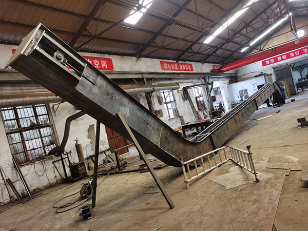 傾角皮帶輸送機(jī)為什么會(huì)打滑？